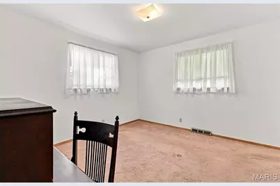 8622 North Avenue, Saint John, MO 63114 - Photo 8