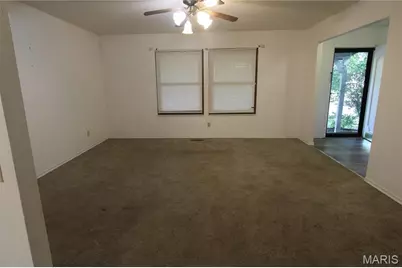 10635 Aylesford Drive, Ferguson, MO 63136 - Photo 8
