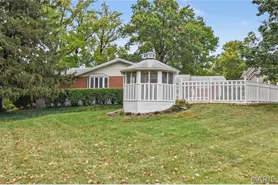 301 Graeser Road N, Creve Coeur, MO 63141 - Photo 24