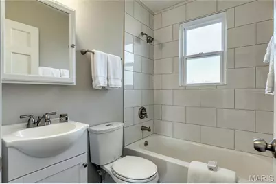 8135 Canton Avenue, University City, MO 63130 - Photo 10