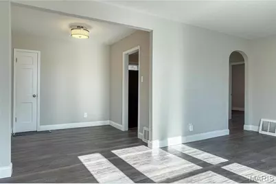 8135 Canton Avenue, University City, MO 63130 - Photo 4