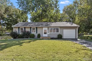 11 Charlotte Dr, Hazelwood, MO 63031 - Photo 1