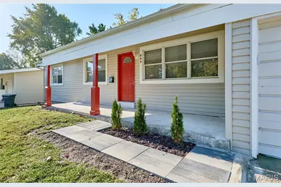 842 Holiday Avenue, Hazelwood, MO 63042 - Photo 2