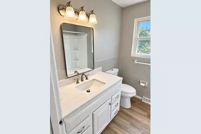 631 Holiday Avenue, Hazelwood, MO 63042 - Photo 10