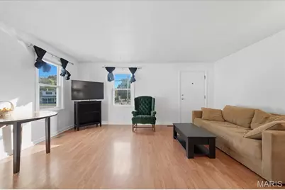 3033 Doddridge Avenue, Maryland Heights, MO 63043 - Photo 6