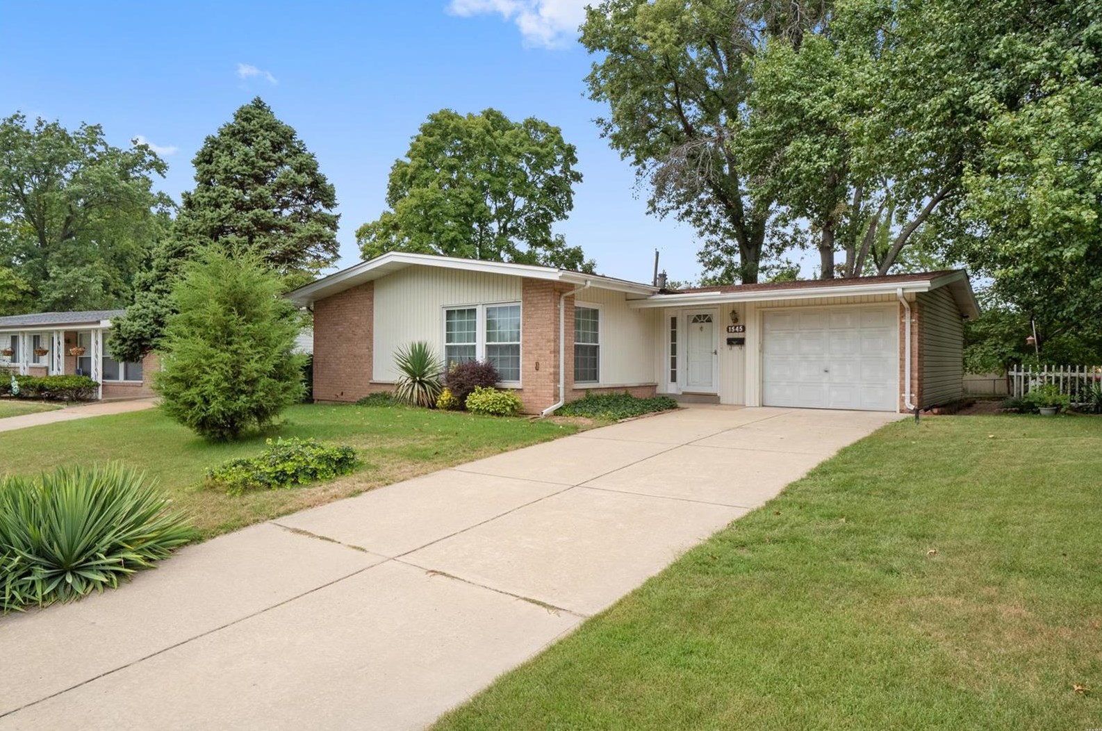 1545 Yearling Dr, Florissant, MO 63033 - MLS 22057724 - Coldwell Banker