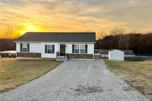331 Julie Ct, Elsberry, MO 63343 - Photo 1