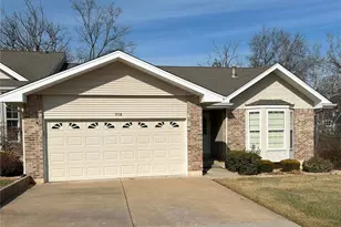 902 Palmer Ct, Lake Saint Louis, MO 63367 - Photo 1