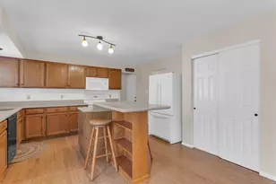 3609 Summer Brook Ct, Oakville, MO 63129 - Photo 22