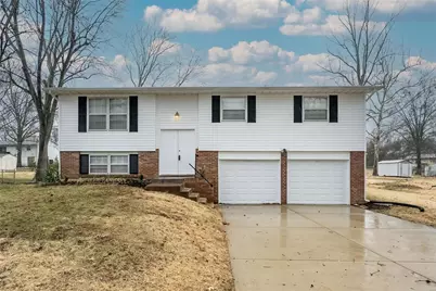 1059 Arlington Drive, Saint Charles, MO 63303 - Photo 1
