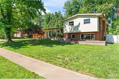 9089 Crest Oak Lane, Saint Louis, MO 63126 - Photo 1