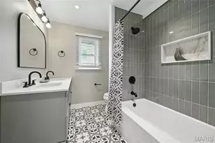 323 E Clinton Pl, Kirkwood, MO 63122 - Photo 18