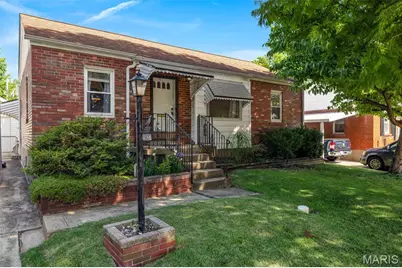 9827 Ravensbrook Drive, Saint Louis, MO 63123 - Photo 1