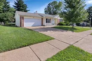 201 Barkwood Trails Dr, Saint Peters, MO 63376 - Photo 1