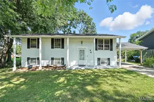 24 Laura Dr, Saint Peters, MO 63376 - Photo 1