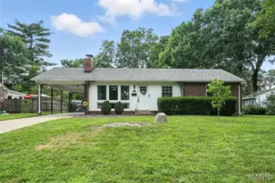 645 Huntwood Ln, Kirkwood, MO 63122 - Photo 1