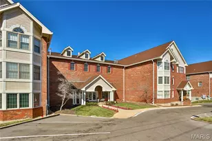561 Sarah Ln, Creve Coeur, MO 63141 - Photo 1