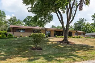 536 Fairways Cir, Creve Coeur, MO 63141 - Photo 1