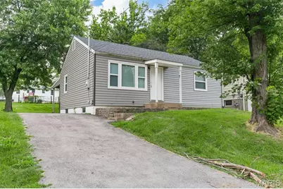 36 Bascom Drive, Saint Louis, MO 63135 - Photo 1