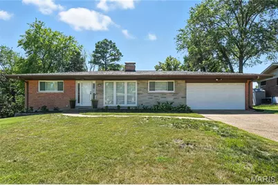 9856 Amberley Drive, Saint Louis, MO 63126 - Photo 1