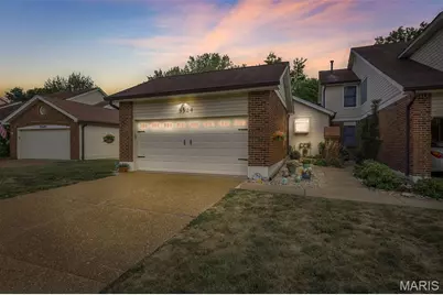 5524 Duchesne Parque Drive, Saint Louis, MO 63128 - Photo 1
