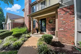 1917 Dewitt Ridge Dr, Chesterfield, MO 63017 - Photo 1