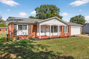 2953 New Castle Dr, Florissant, MO 63033 - Photo 1