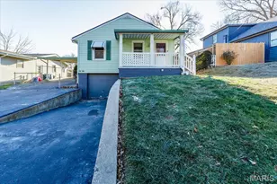 829 Perry St, Saint Charles, MO 63301 - Photo 1