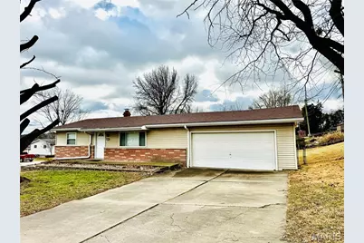 1221 South Drive, Saint Charles, MO 63303 - Photo 1