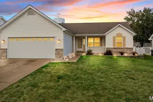 211 Butternut Stage Dr, Saint Peters, MO 63376 - Photo 1