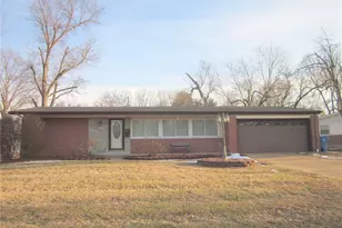 1540 Hialeah Pl, Florissant, MO 63033 - Photo 1