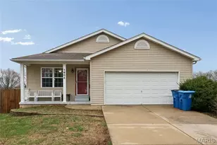 1604 Ville Gloria Ln, Hazelwood, MO 63042 - Photo 1