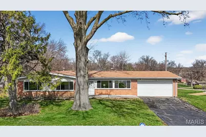 6 Nassau Circle, Unincorporated, MO 63146 - Photo 1
