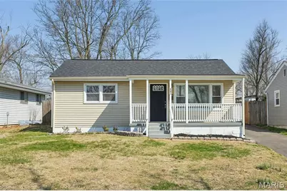 401 Hillcrest Boulevard, Ballwin, MO 63021 - Photo 1