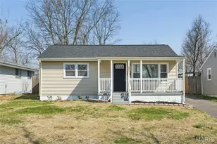 401 Hillcrest Blvd, Ballwin, MO 63021 - Photo 1