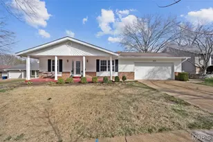 215 Straightoak Ct, Ballwin, MO 63021 - Photo 1