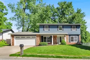 821 Laurel Ln, Saint Charles, MO 63301 - Photo 1