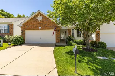3242 Woodridge Center Parkway, Saint Louis, MO 63129 - Photo 1