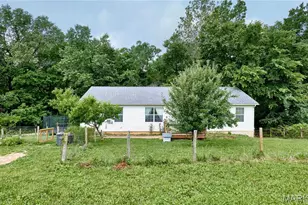 400 Julie Ct, Elsberry, MO 63343 - Photo 1