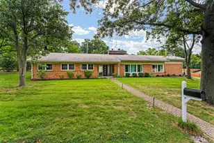#2 Stoneyside Ln, Olivette, MO 63132 - Photo 1