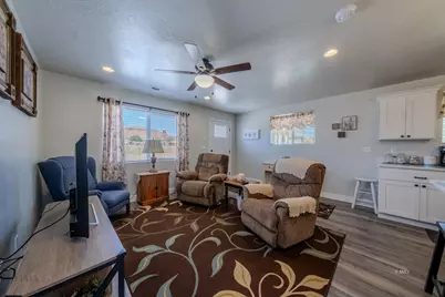 476 S 100 E, Kanab, UT 84741 - Photo 40