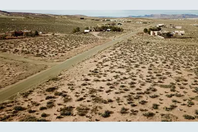 1100 S Revolution Way, Big Water, UT 84741 - Photo 28