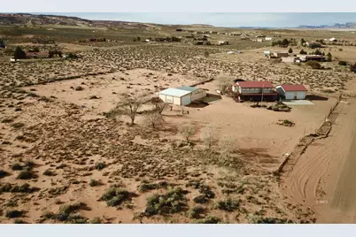 1100 S Revolution Way, Big Water, UT 84741 - Photo 22