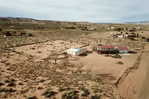 1100 S Revolution Way, Big Water, UT 84741 - Photo 22