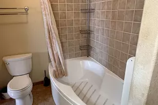 1100 S Revolution Way, Big Water, UT 84741 - Photo 10