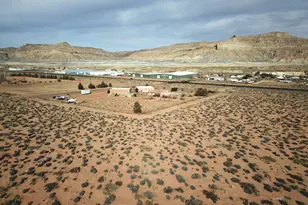 1100 S Revolution Way, Big Water, UT 84741 - Photo 30