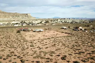 1100 S Revolution Way, Big Water, UT 84741 - Photo 32