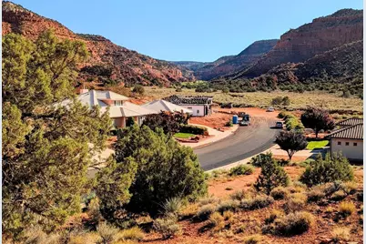 1192 E Country Club Dr, Kanab, UT 84741 - Photo 1