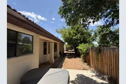 80 W Red Shadow Cir, Kanab, UT 84741 - Photo 2