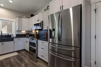 1558 S Creekside Dr E, Kanab, UT 84741 - Photo 12